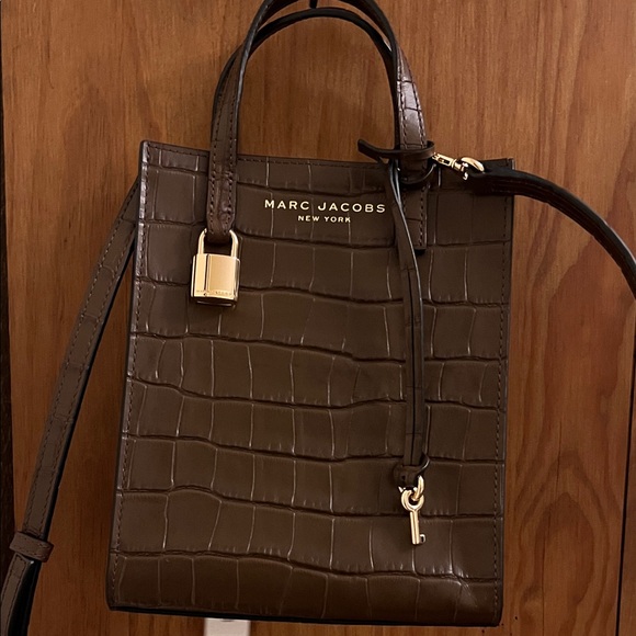 Marc Jacobs Croc-Embossed Brown Messenger Bag - Picture 1 of 5